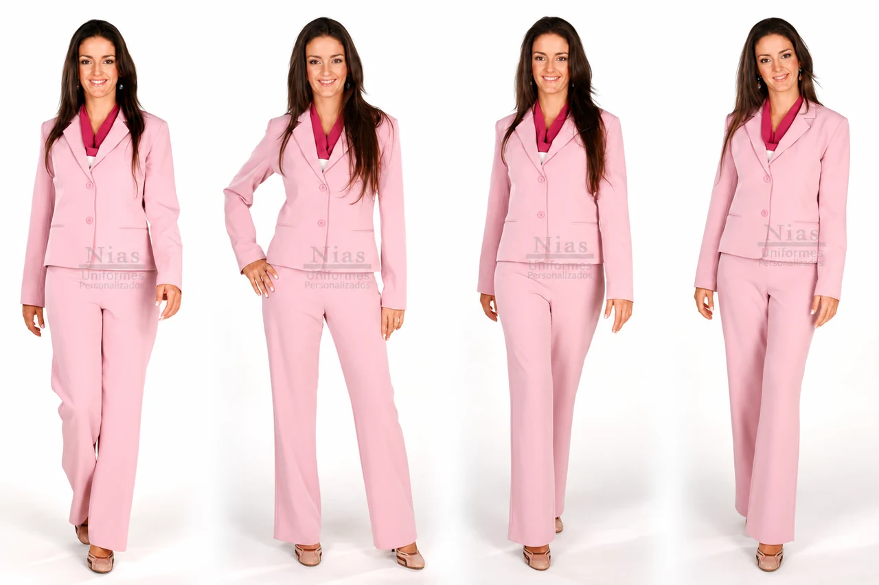 Uniforme executivo feminino rosa com blazer, calça e lenço vinho